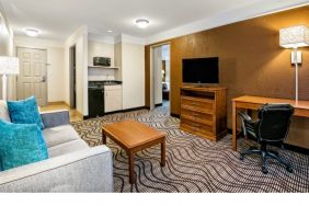 La Quinta Inn & Suites - North Stone Oak