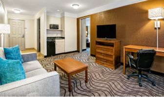 La Quinta Inn & Suites - North Stone Oak