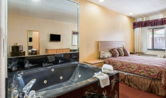 Rodeway Inn & Suites