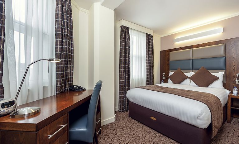 Day use room with work desk at Mercure Hotel London Paddington.