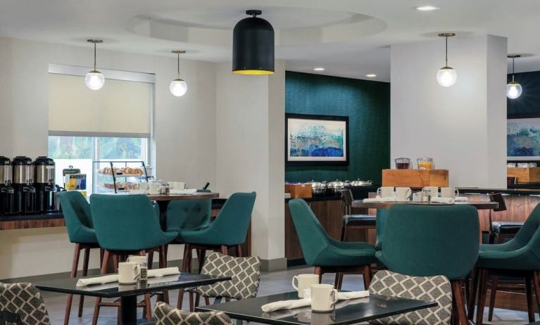 Hotel bar and lounge area at Four Points By Sheraton Fort Lauderdale Airport - Dania Beach.