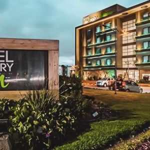 Hotel Factory Green (Calle 80 Occidente)