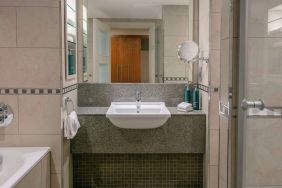 Day use room with private bathroom at DoubleTree By Hilton Glasgow Westerwood.