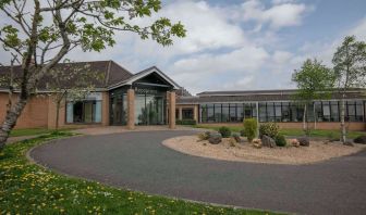 Hotel entrance and parking at DoubleTree By Hilton Glasgow Westerwood.