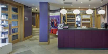 Snack bar and gift shop at DoubleTree By Hilton Glasgow Westerwood.