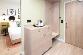 Comfortable king room with coffee station at Hampton By Hilton London Old Street.