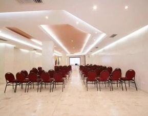 Professional meeting room at Hotel Intersuites.