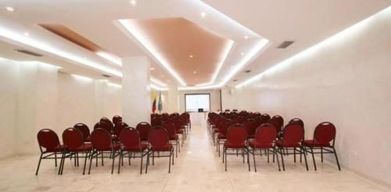 Professional meeting room at Hotel Intersuites.