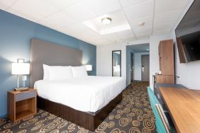 Day use room with TV at Regency Miami Airport By Sonesta.