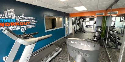 Fitness center at Regency Miami Airport By Sonesta.