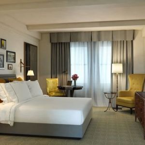 King room with natural light at InterContinental New York Barclay.