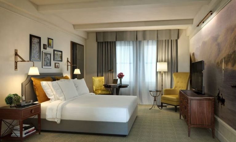 King room with natural light at InterContinental New York Barclay.