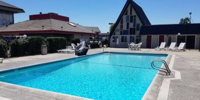 Outdoor pool at Economy Inn, Fresno.