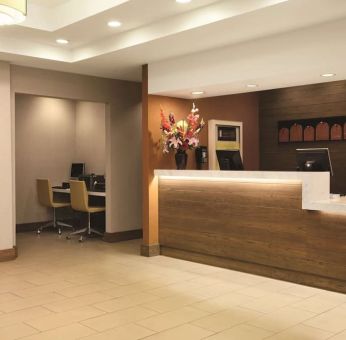 Lobby and work station at Hyatt House Pleasanton.
