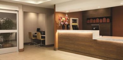 Lobby and work station at Hyatt House Pleasanton.
