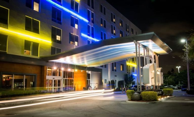 Hotel entrance at Aloft Miami Doral.
