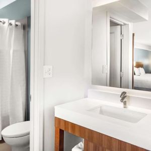 Day use room with shower and private bathroom at Hyatt Place Waikiki Beach.