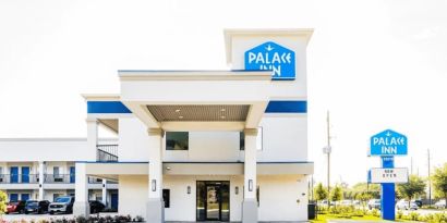 Hotel exterior by day at Palace Inn Blue Copperfield.