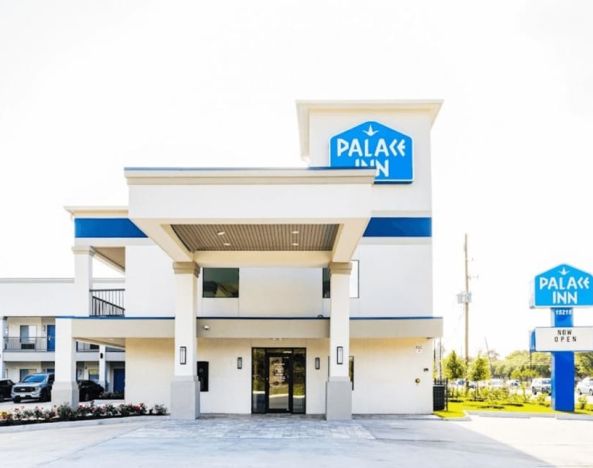 Hotel exterior by day at Palace Inn Blue Copperfield.