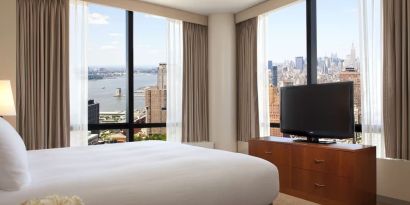 King room with TV at Millennium Downtown New York.