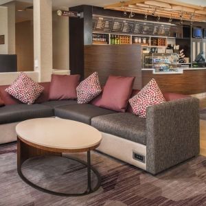 Lounge and coworking space at Courtyard Dulles Airport Chantilly.