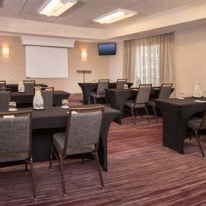 Conference room at Courtyard Dulles Airport Chantilly.