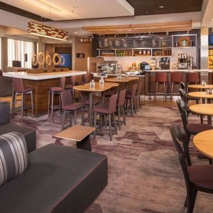 Lounge and dining area at Courtyard Dulles Airport Chantilly.