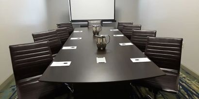 Meeting room at Country Inn & Suites By Radisson, BWI Airport.