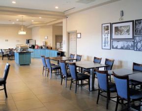 Dining room at Country Inn & Suites By Radisson, BWI Airport.