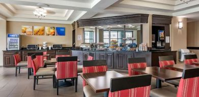 Dining room at Comfort Suites Baymeadows Near Butler Blvd.