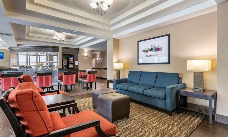 Lounge and lobby at Comfort Suites Baymeadows Near Butler Blvd.