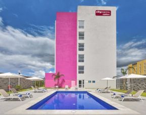 City Express Suites by Marriott Silao Aeropuerto, Silao