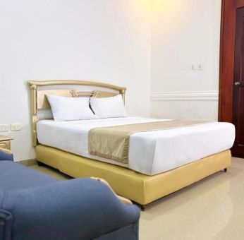 Day use room with natural light at Hotel Barranquilla Prado.