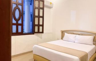 Day use room with natural light at Hotel Barranquilla Prado.