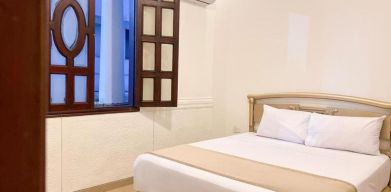 Day use room with natural light at Hotel Barranquilla Prado.