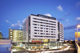 Hotel exterior at Rydges Sydney Airport Hotel.