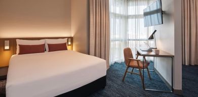 Spacious king room at Rydges Sydney Airport Hotel.