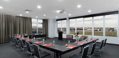 Professional board room at Rydges Sydney Airport Hotel.