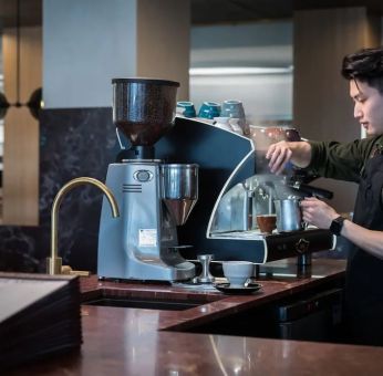 Coffee bar at Rydges Sydney Airport Hotel.