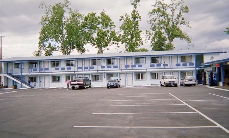 Parking available at Stardust Motel Redding.