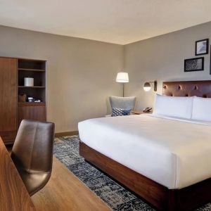 Day use room with natural light at Four Points By Sheraton Boston-Newton.