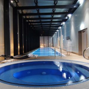 Hot tub and indoor pool at Hilton Manchester Deansgate.