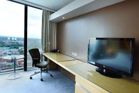 Day room with work station at Hilton Manchester Deansgate.