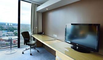 Day room with work station at Hilton Manchester Deansgate.