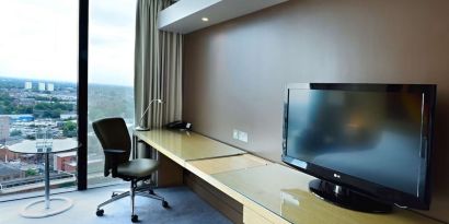 Day room with work station at Hilton Manchester Deansgate.