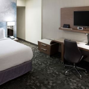 Day use room with work desk at Courtyard By Marriott Houston North/ Shenandoah.