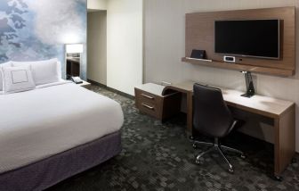 Day use room with work desk at Courtyard By Marriott Houston North/ Shenandoah.