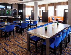 Dining room at Courtyard By Marriott Houston North/ Shenandoah.