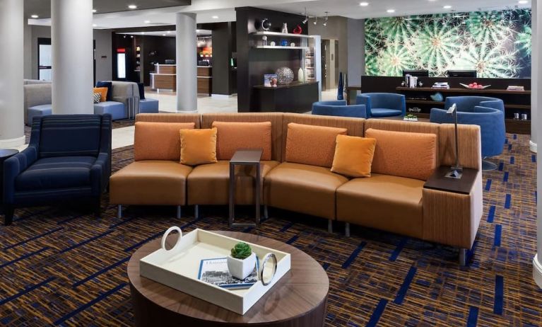 Lobby and coworking lounge at Courtyard By Marriott Houston North/ Shenandoah.