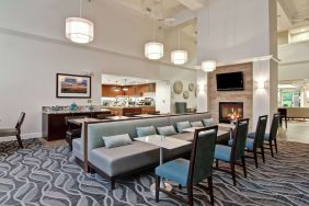 Dining area at Homewood Suites By Hilton Newark-Cranford.